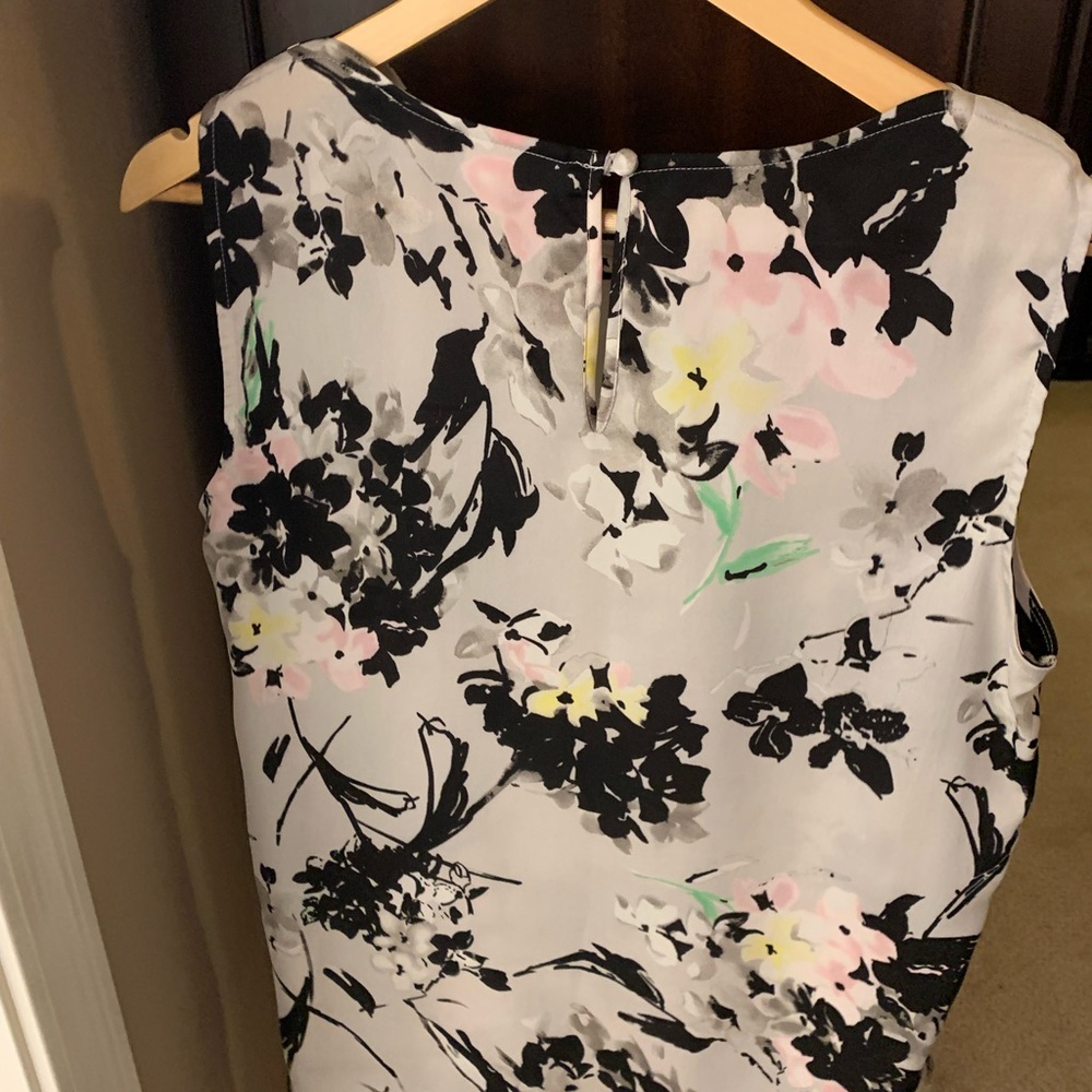 Liz Claiborne sleeveless top
